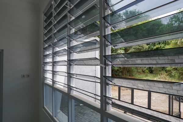 Cost of Jalousie Window Repair in Staten Island