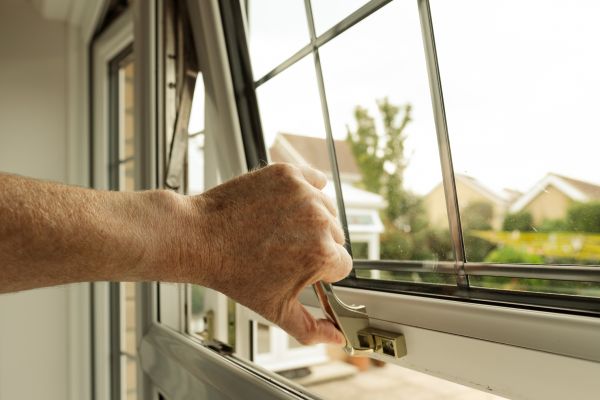 Window Hinge Repair in Staten Island