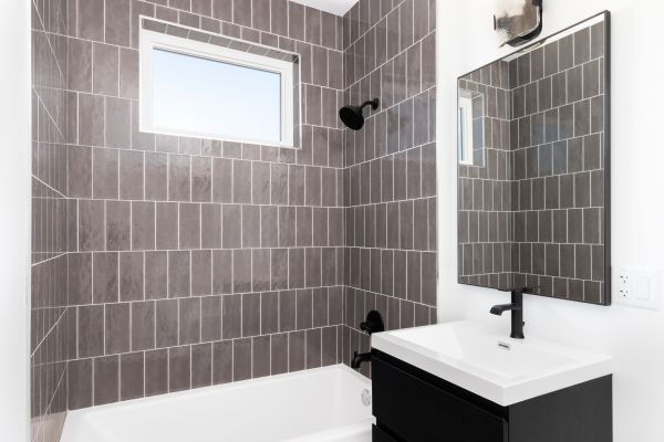 Cost of Shower Window Repair in Staten Island